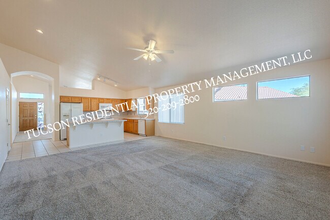 Building Photo - 11174 N Sand Pointe Dr