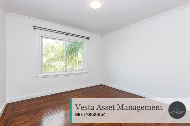 Building Photo - Bright 2BR + Office Single-Family Home wit...