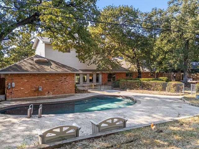 Building Photo - 1004 Overhill Dr