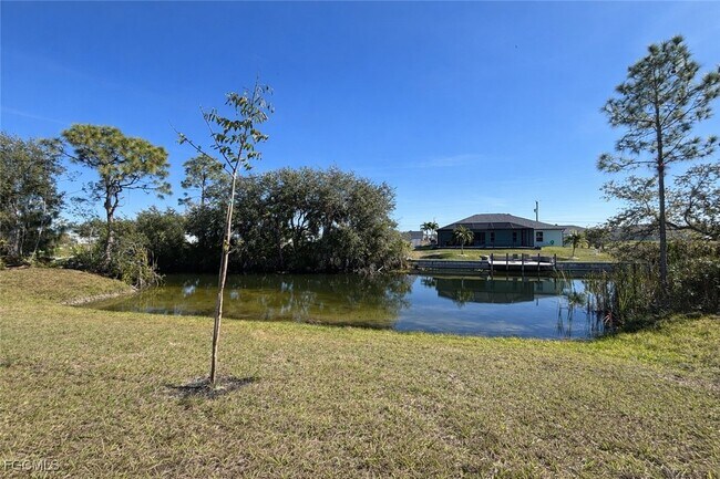 Building Photo - 3339 NE 13th Ave