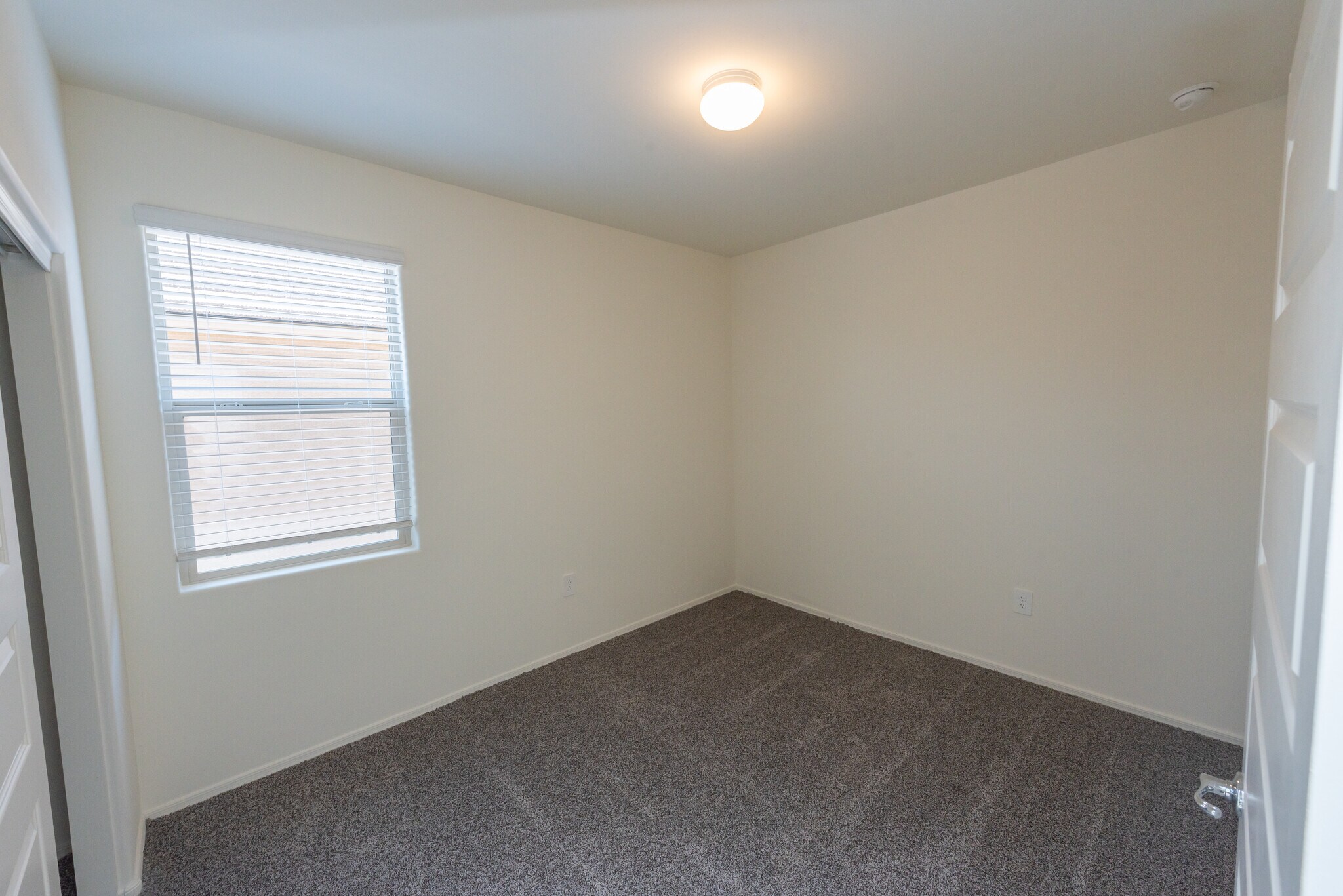 Building Photo - 10321 N Arroyo Lupine Way