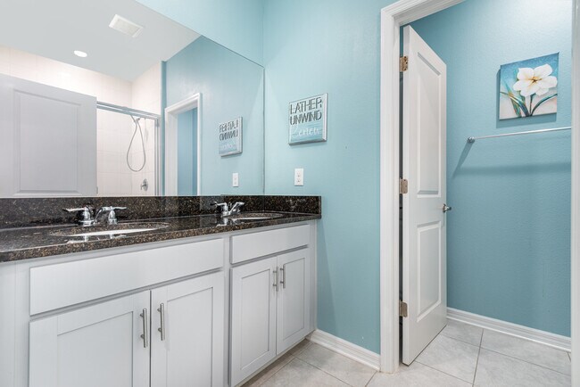 Building Photo - 11638 Woodleaf Dr