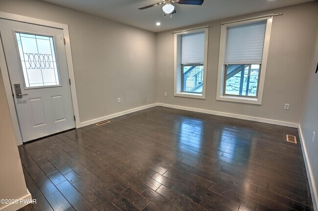 Building Photo - 628 Hudson St