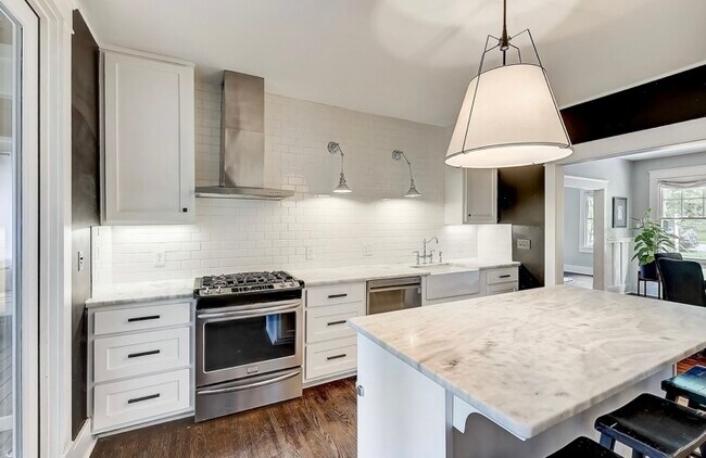 Building Photo - 3802 Central Ave