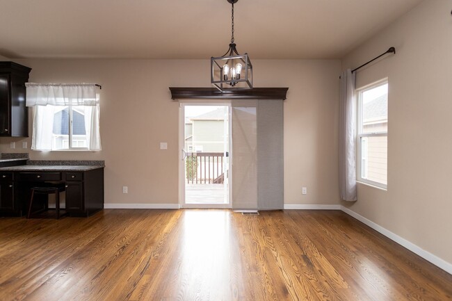 Building Photo - Beautiful Home with Stunning Views!