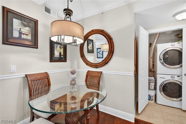 Building Photo - 2825 Palm Beach Blvd