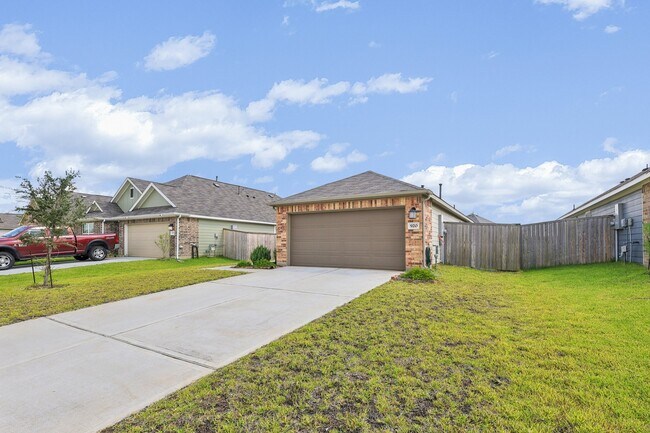 Building Photo - 920 Gentle Moss Dr