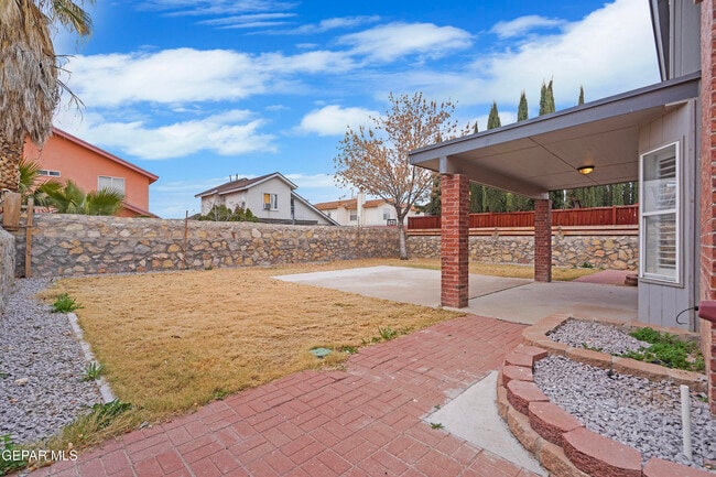 Building Photo - 11941 Arrow Knoll Cir