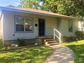 Building Photo - 1317 Meadowbrook Dr