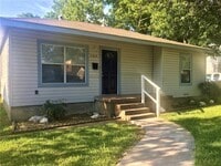Building Photo - 1317 Meadowbrook Dr