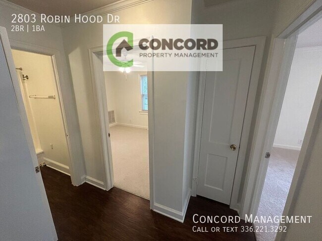 Building Photo - 2803 Robin Hood Dr