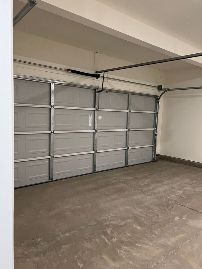 Building Photo - 6039 Haddington Dr