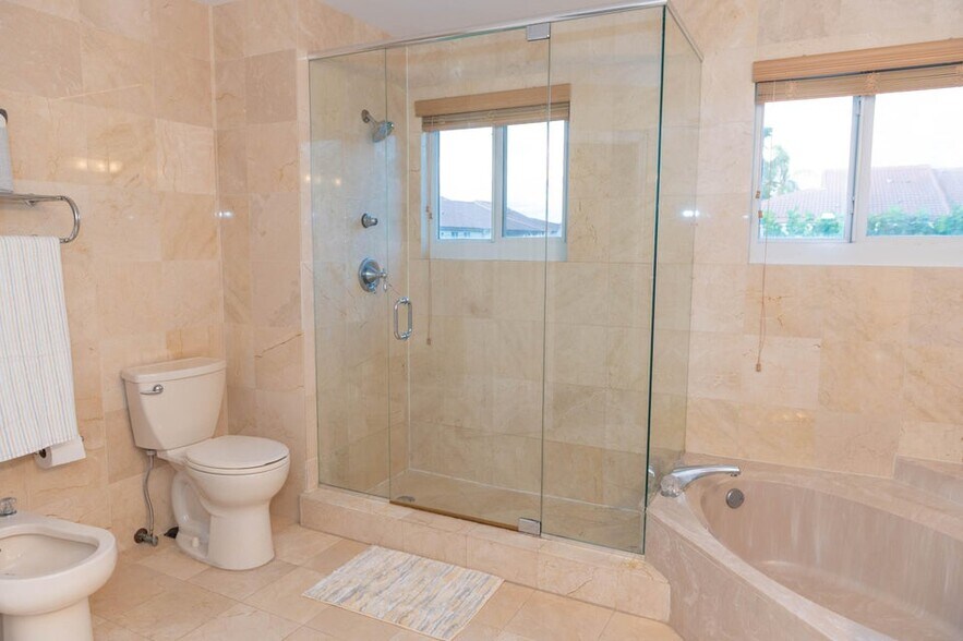 Building Photo - 6788 Via Regina