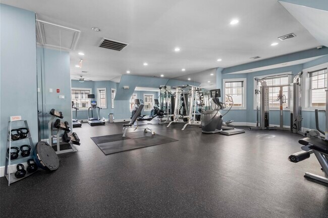 Building Photo - 85 Camp Ave