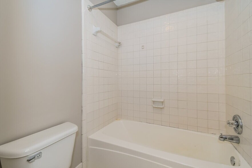 Building Photo - 11325 McNichols Ct