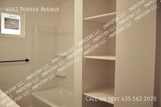Building Photo - 4042 Porter Ave