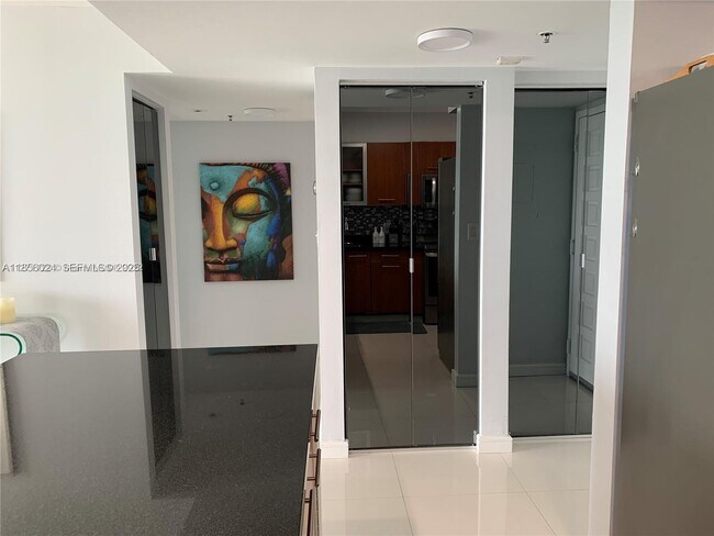 Building Photo - 650 NE 64th St