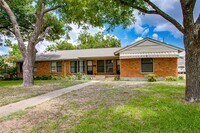 Building Photo - 9412 Forest Hills Blvd