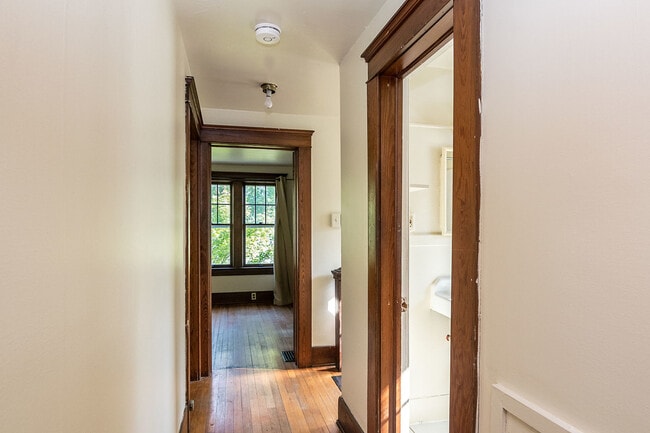 Building Photo - 112 Adams St