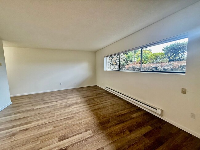 Building Photo - Alki Shores Condominiums - Alki Beach