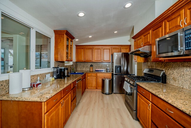 Building Photo - Furnished 3BR Glendora Home | Quiet Retreat + Parking