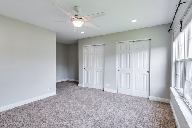 Building Photo - 806 Woodewind Dr