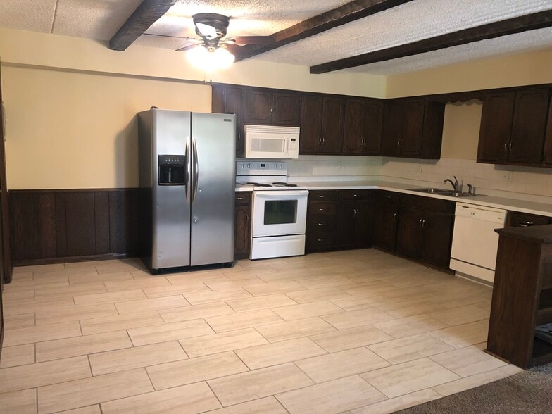 Primary Photo - 304 4th St S