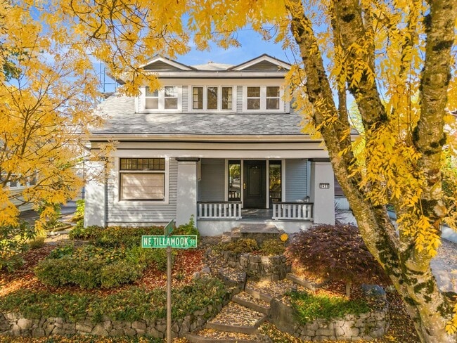 Building Photo - Elegant Grant Park Craftsman with Wine Cel...