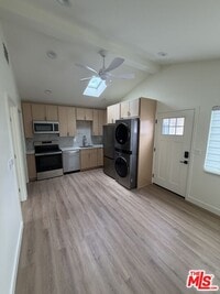 Building Photo - 8472 San Carlos Way