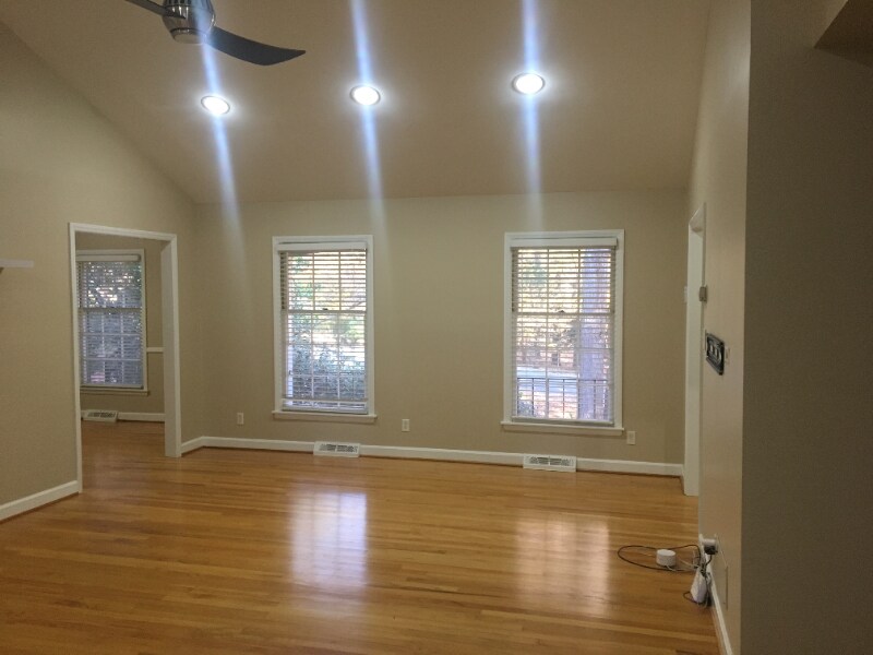 Building Photo - 1515 Cumberland Rd