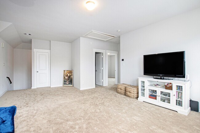 Building Photo - 40557 Mostyn Lake Dr