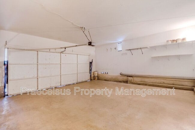 Building Photo - 2394-A Greenbriar Dr