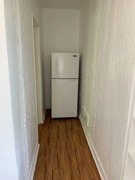 Building Photo - 2032 Vista Del Mar Ave