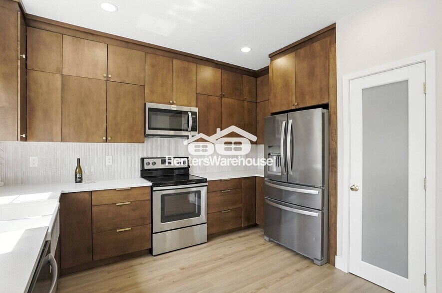 Building Photo - 9551 Longford Way