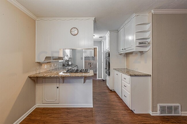 Building Photo - Beautifully Updated 3/2/2 in Bedford Ready...