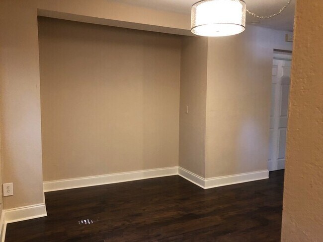 Building Photo - ** Move in Special $500 off your first months rent** WONDERFUL 4 Bedroom/3 Bathroom Home in the M...