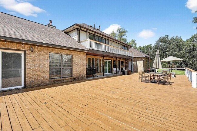 Building Photo - 231 Schmidt Ln