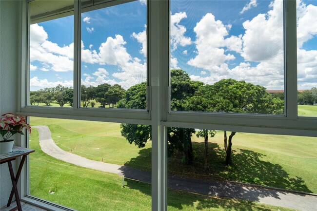 Building Photo - 300 SW 134th Way