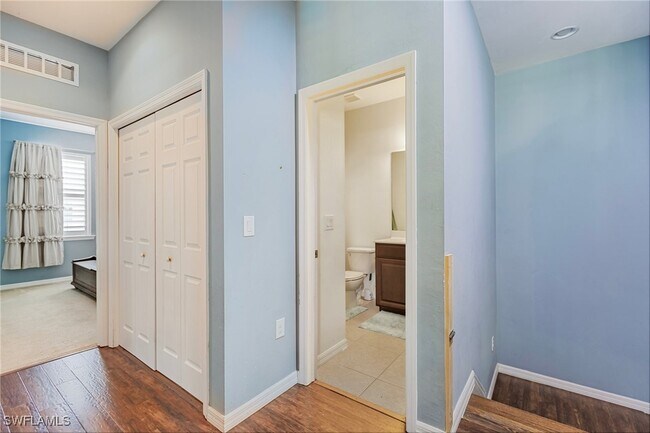 Building Photo - 10803 Alvara Way