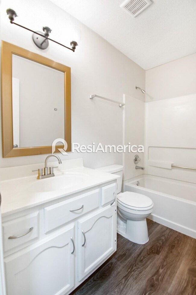 Building Photo - Fully Renovated 3BR/2B home in Olive Branch