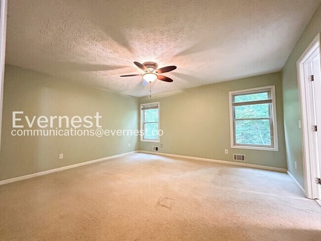 Building Photo - Beautiful 4 Bed/3 Bath Home with 3 Car Garage / Available Now!