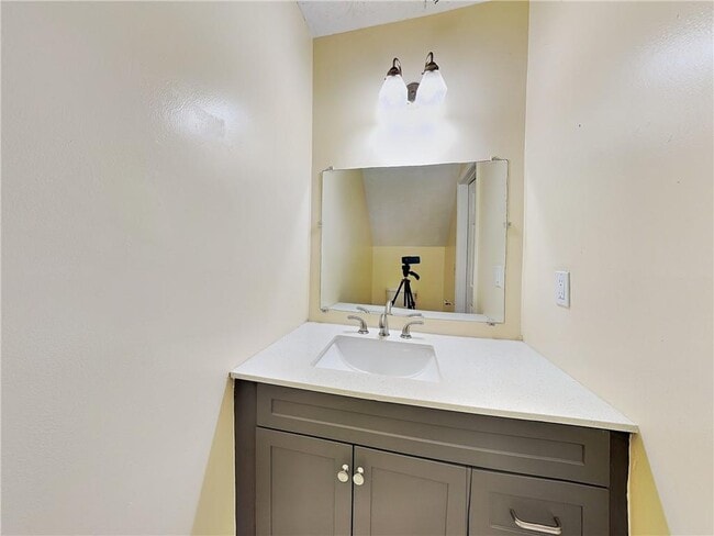 Building Photo - 5280 Ridge Forest Dr