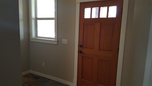 Building Photo - 146 Kimball Ave