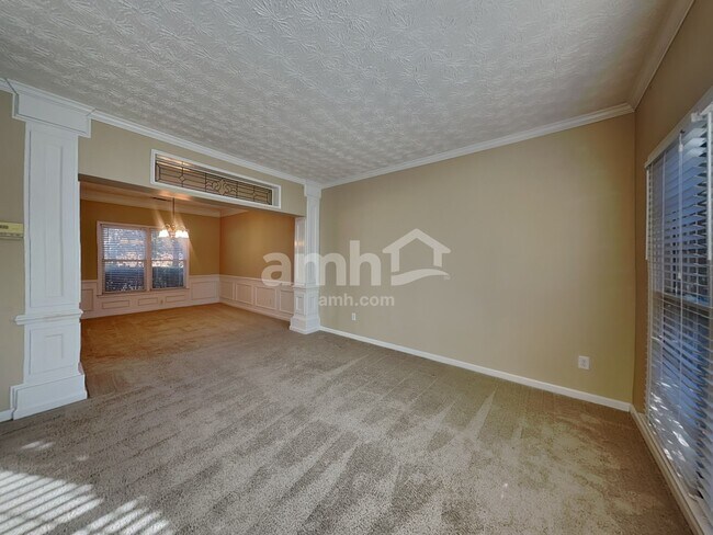 Building Photo - 5435 Silk Oak Way