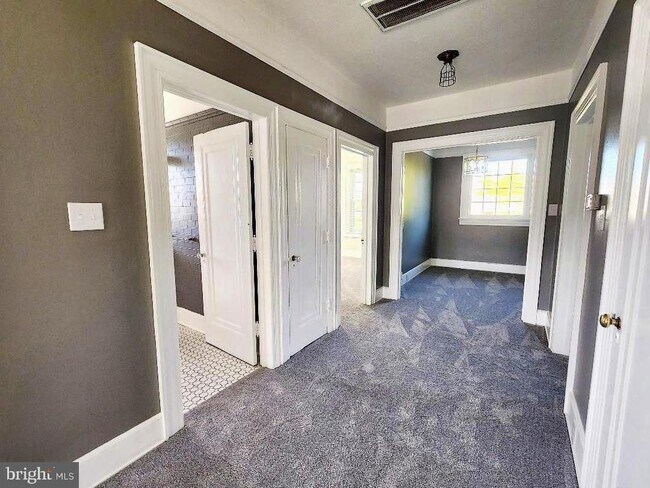 Building Photo - 515 Fourth St