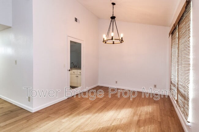 Building Photo - 760 Skylake Way