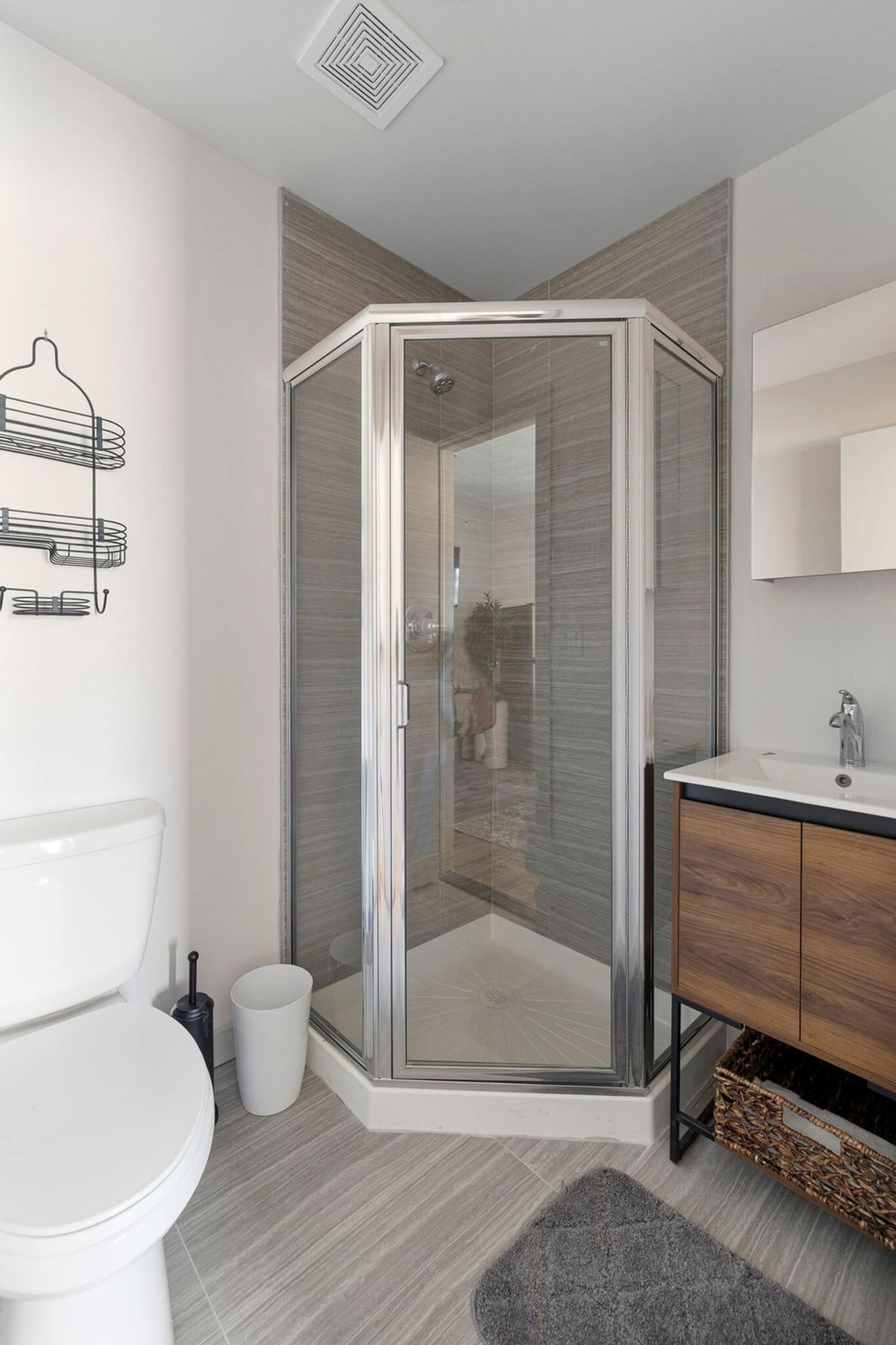 Building Photo - 89 Cottage St