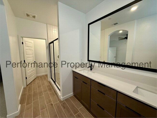 Building Photo - Gorgeous 5 Bed/3 Bath New Construction in Gossimer Grove w/ Solar