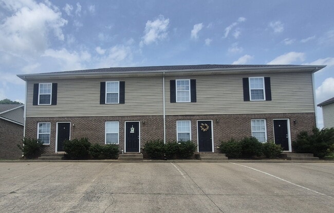 Building Photo - 805 Oak Arbor Ct