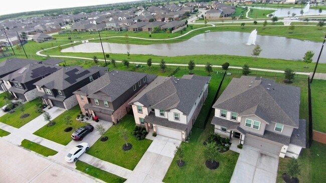 Building Photo - 1523 Alpine Dr